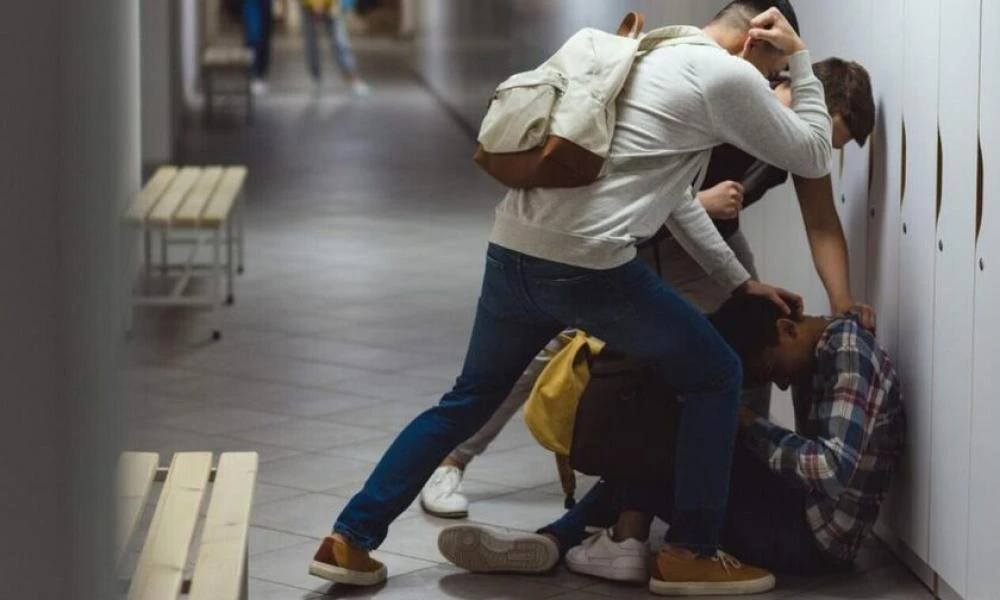 Πάτρα: 19χρονος επιτέθηκε σε μαθητή του 1ου ΕΠΑΛ λόγω ομάδας- Του είχε στήσει ενέδρα μαζί με 18χρονο και δύο άλλους μαθητές